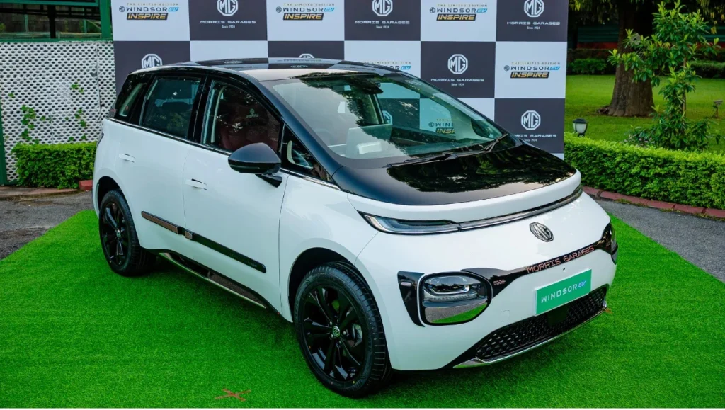 MG Windsor Inspire Edition front view in dual-tone Pearl White and Starry Black celebrating one year in India