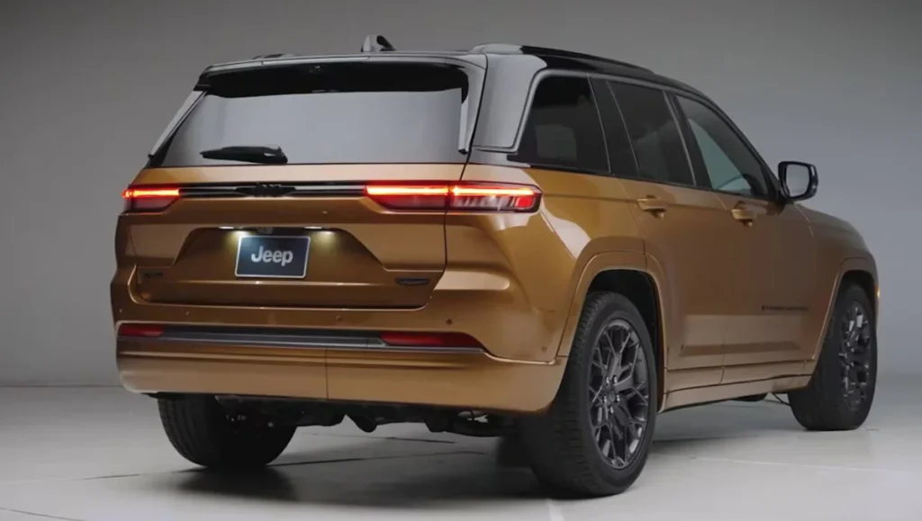 2026 Jeep Grand Cherokee SUV full exterior in Copper Shino color