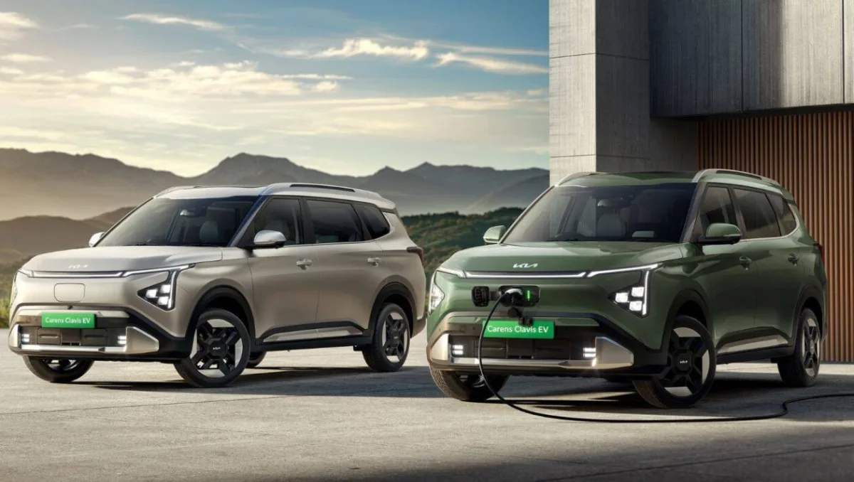 Kia Carens Clavis EV HTX E front view showcasing panoramic sunroof and LED lights