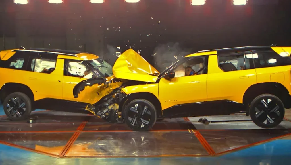 Tata Sierra Collision Crash Test head on car to car impact demonstration in India