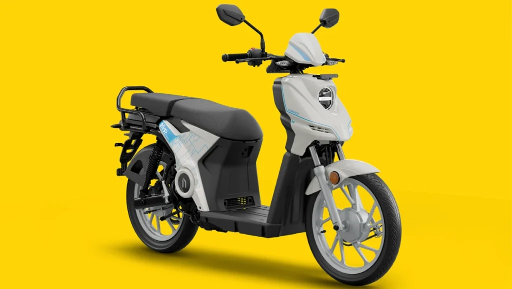 Numeros i-Max+ electric scooter in Pure White color with advanced 3.0 kWh battery and premium design