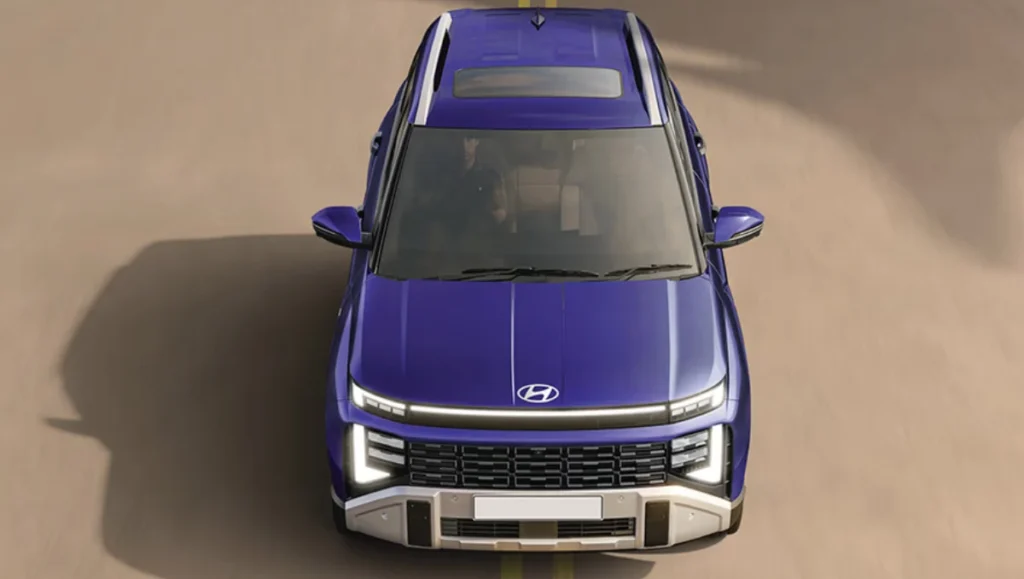 2025 Hyundai Venue top view showing panoramic sunroof and sleek roofline design