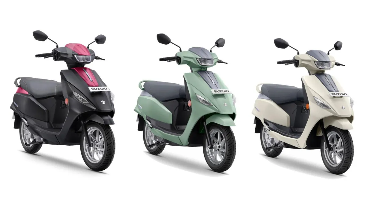 A showcase of the dual-tone colors available for the Suzuki e-Access Launched at Rs 1.88 Lakh including Stellar Blue and Jade Green.