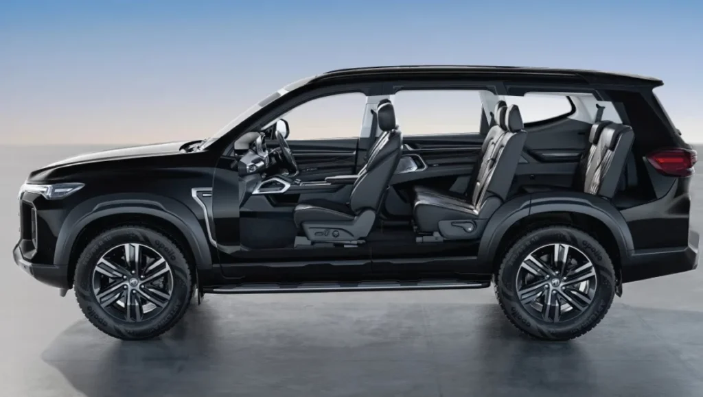 MG Majestor launched side profile showing three row seating layout