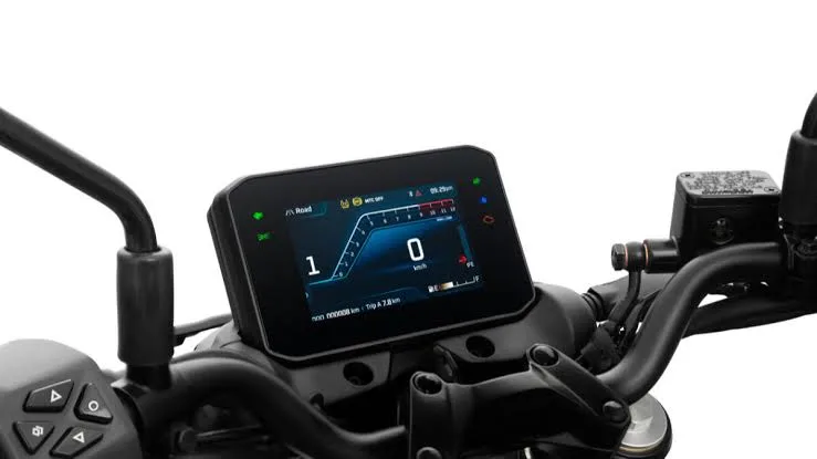 Close-up of the 5-inch full-color TFT instrument console on the new Bajaj Pulsar 150 handlebar